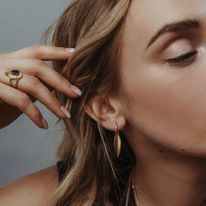 Earrings, Foglia - Gilded